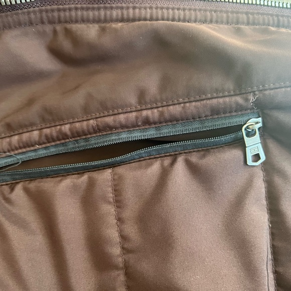 Tommy Hilfiger Men's Water Resistant Performance Bomber Jacket, Large, Port - Picture 4 of 10